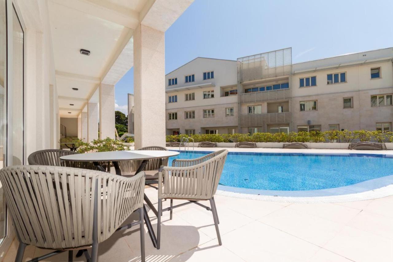 Lux Pool Suite Umag Exterior photo